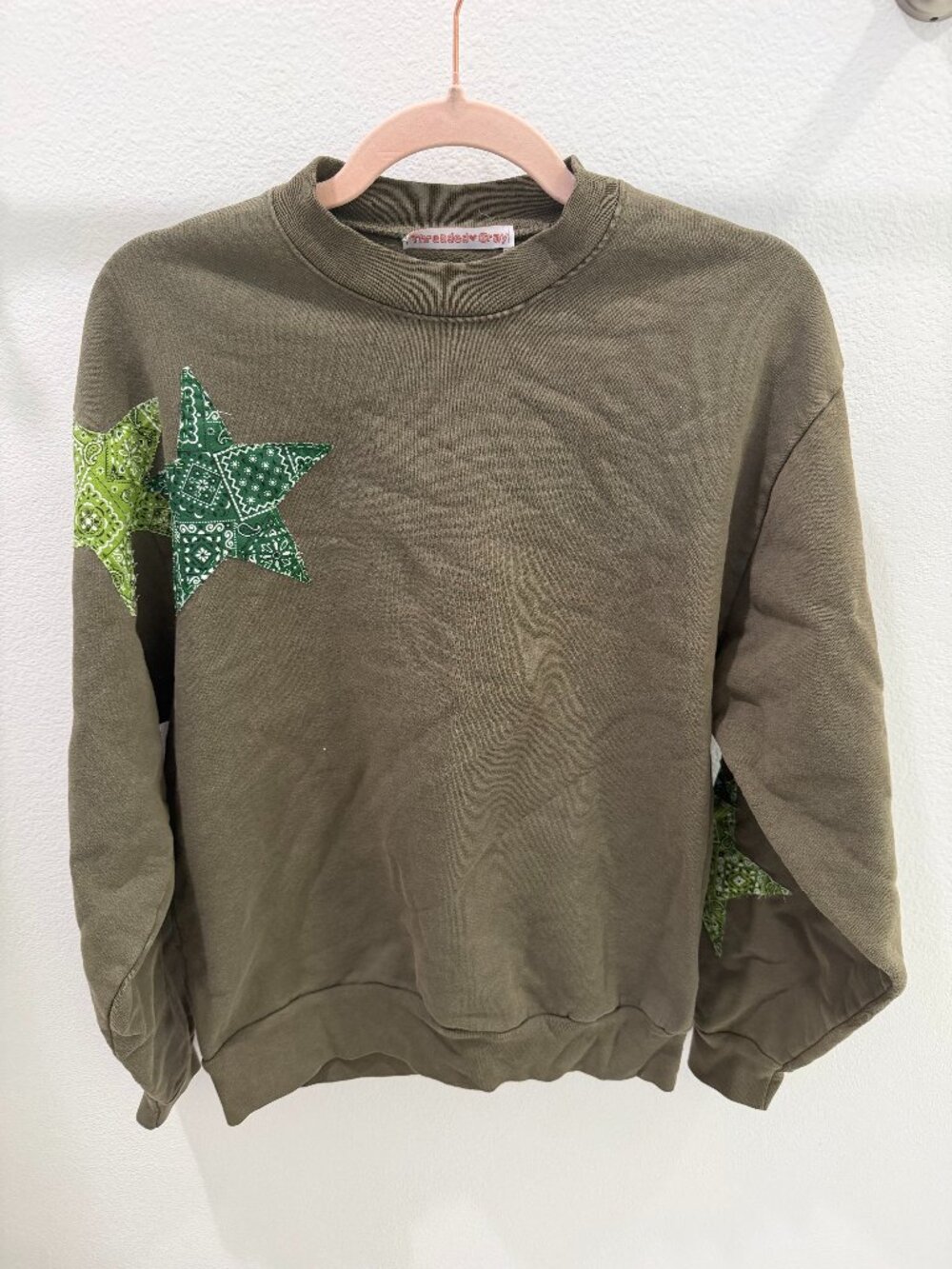 Title: Threaded Gray Olive Bandana Star Patch Crewneck Sweatshirt M